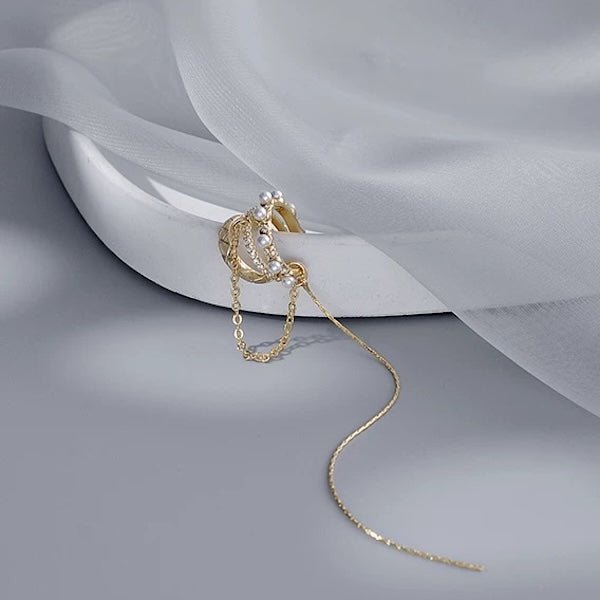 Eleganter Ear Cuff mit Kette – Einteilig