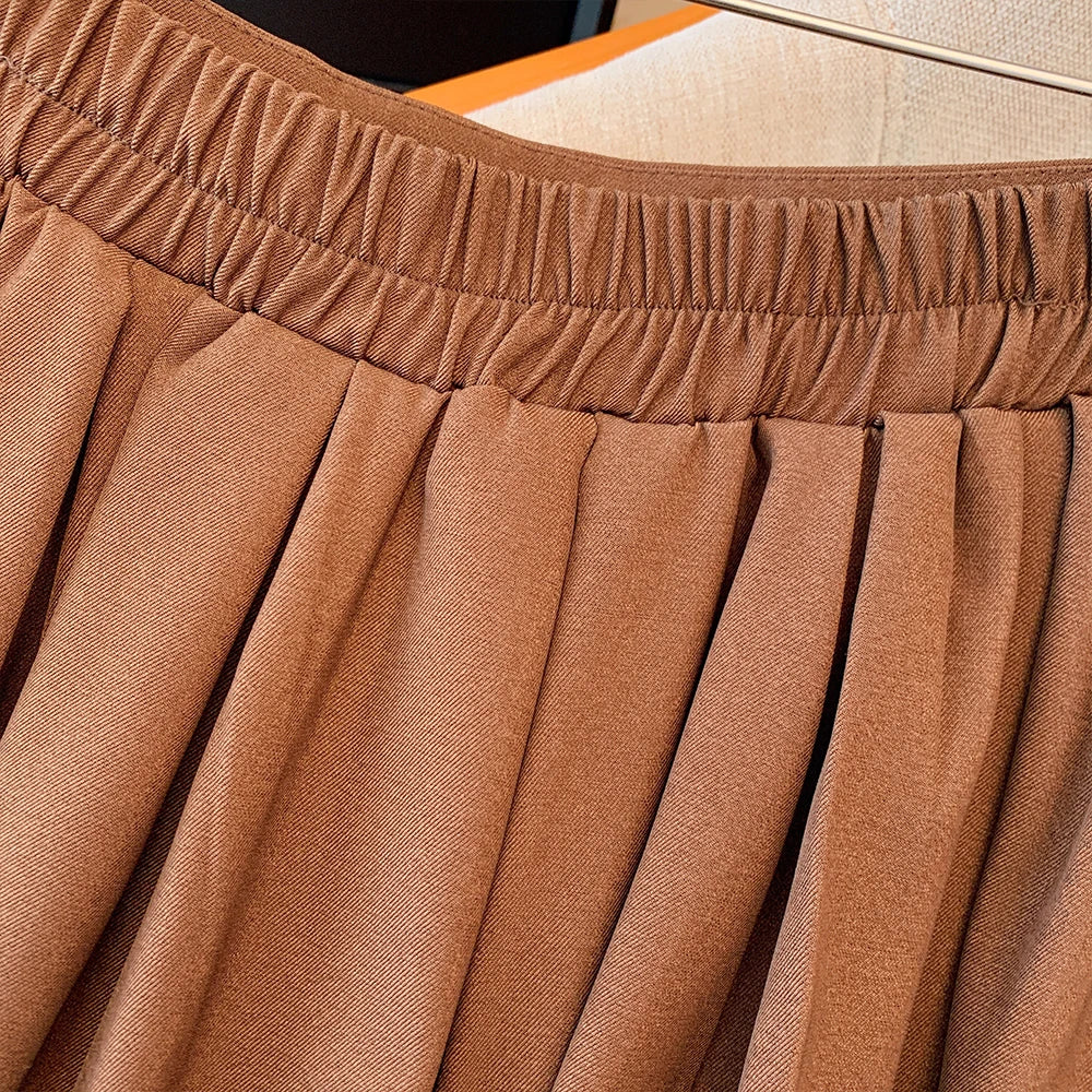 Plus-size women's fall casual commuting loose and comfortable skirt brown elastic waist high waist lined pleated long skirt big