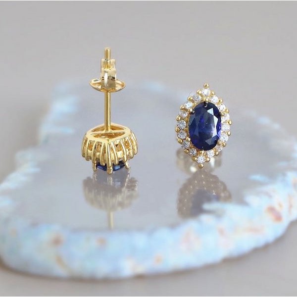 Blaue Kristallohrringe im Saphir-Look