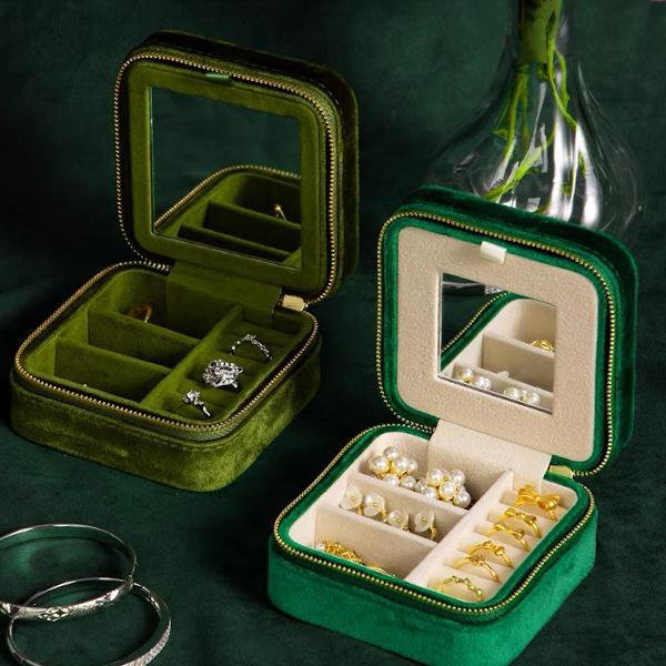 Tragbare Reise-Schmuckschatulle aus Samt im Vintage-Stil
