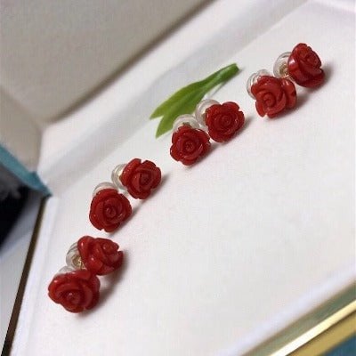 Zeitlose rote Koralle Rose Blumenohrohrstollen 18K Gold