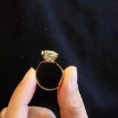 Klare Quarzkristallanweisung ringvereinbarbar