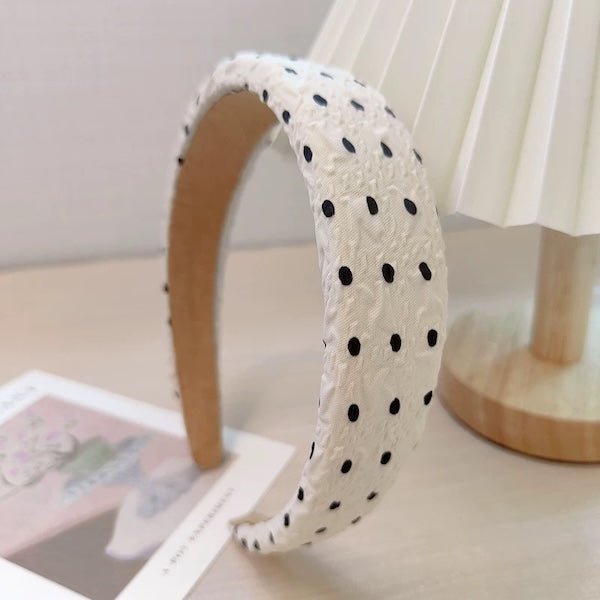 Elegantes gepunktetes Stirnband