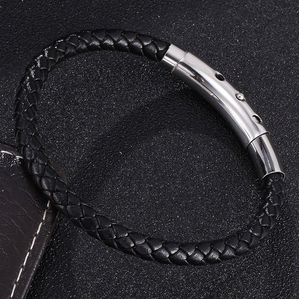 Echtes geflochtenes Lederarmband mit silberner Schnalle