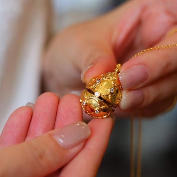Echter Rubin Royal Gold Ei-Medaillon-Anhänger-Halskette