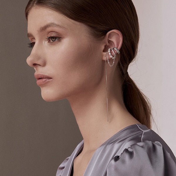 Eleganter Ear Cuff mit Kette – Einteilig