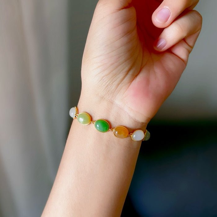 Regenbogenfarbenes Jade-Perlen-Armband
