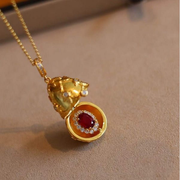 Echter Rubin Royal Gold Ei-Medaillon-Anhänger-Halskette