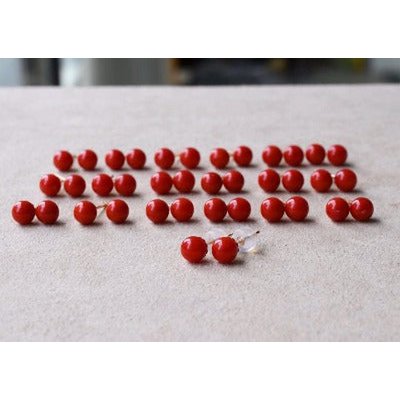 Zeitlose rote Korallenkugel Ohrstolme 18K Gold