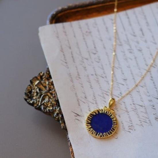Helios Lapis Lazuli Round Anhängerkette