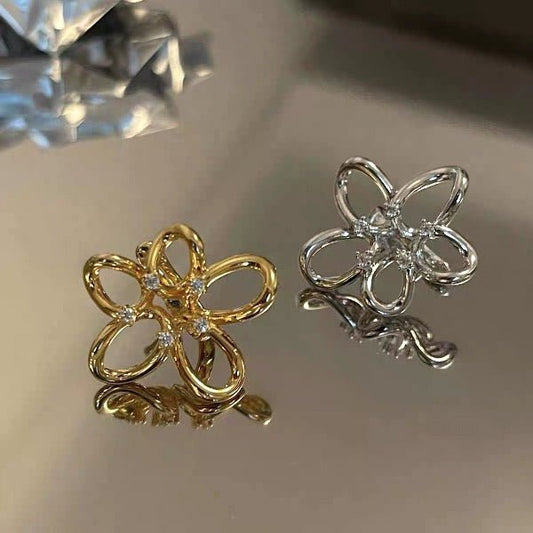 Eleganter Ohr-Manschetten-Einteiler mit funkelnden Blumen