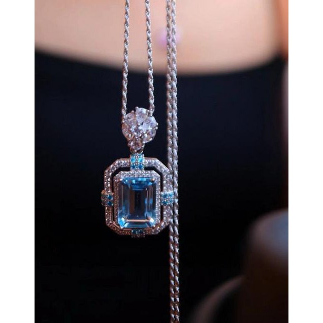 Sprudelblau Topaz Square Pendell Halskette