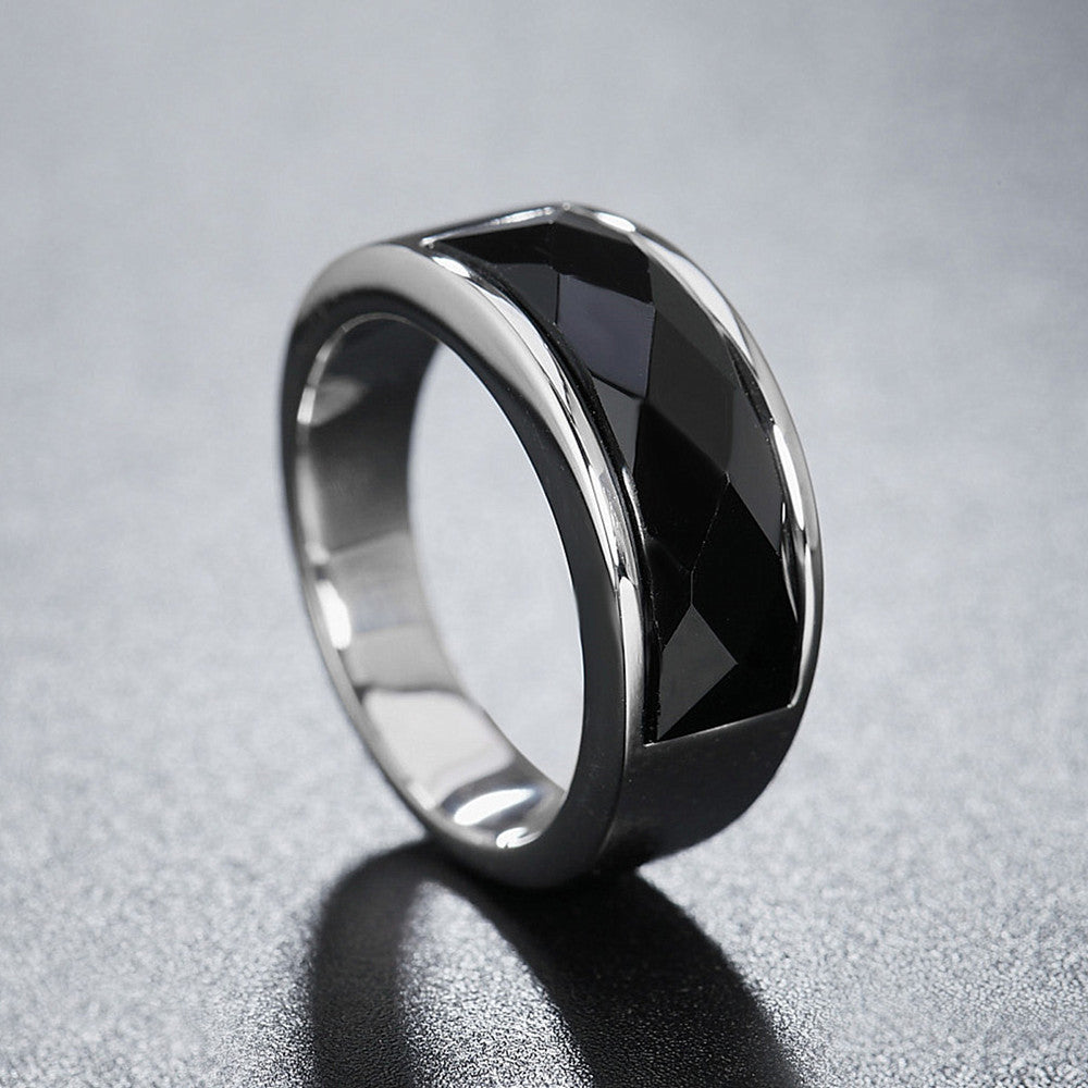 Modischer Ring im schlichten europäischen und amerikanischen Stil – Unisex-Titanstahlring mit Edelstein