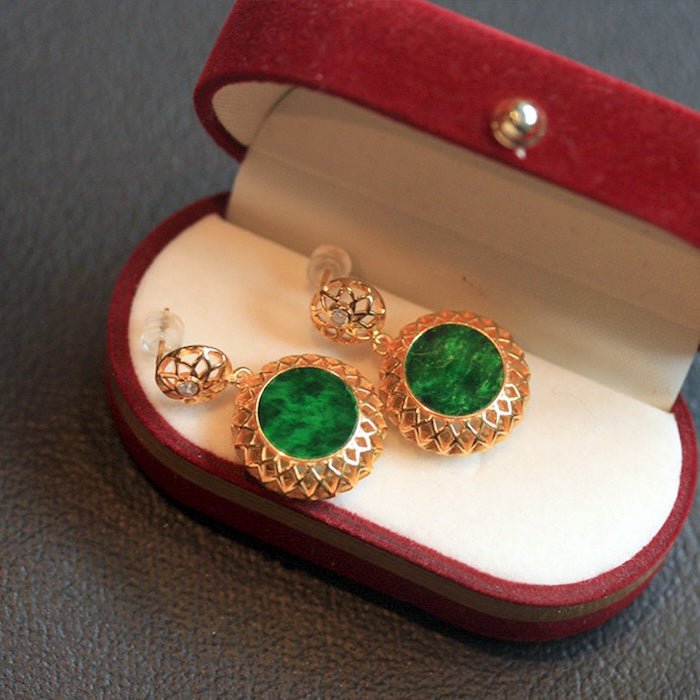 Lebendige Jade -Blume -gerahmte Ohrringe