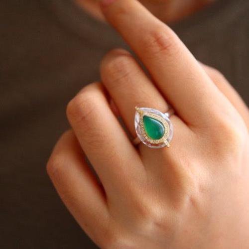 Royal Birnen -geschnittenes grünes Onyx -Ring - einstellbar