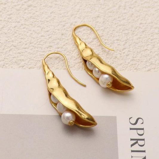 Goldene Ohrringe im Vintage-Stil mit Erbsenschoten-Design