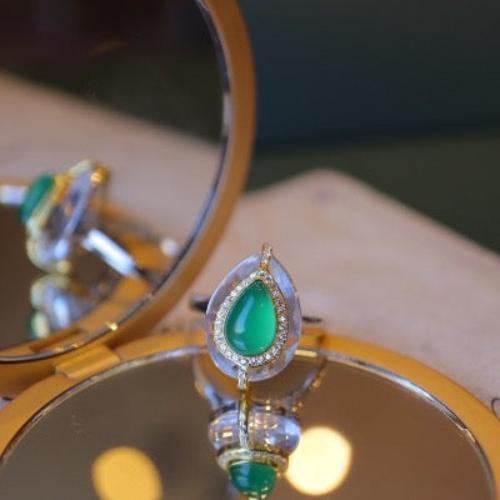 Royal Birnen -geschnittenes grünes Onyx -Ring - einstellbar
